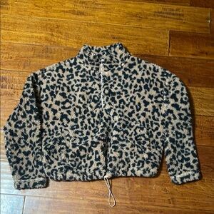 Hippie Rose ultra soft leopard sweatshirts. Size S